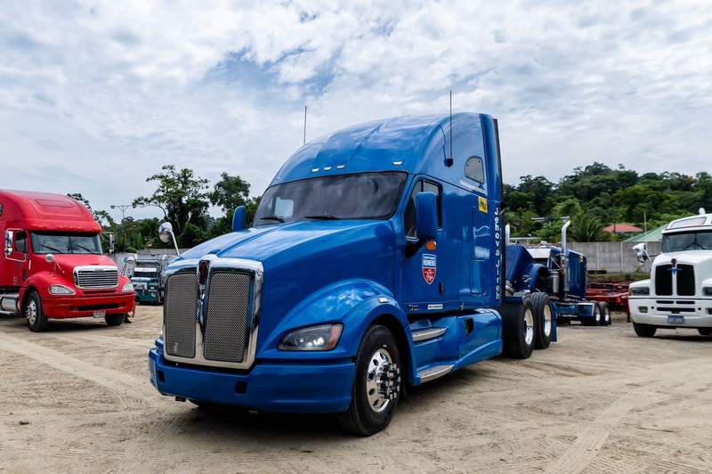 Kenworth T680 · Cabezal Azul